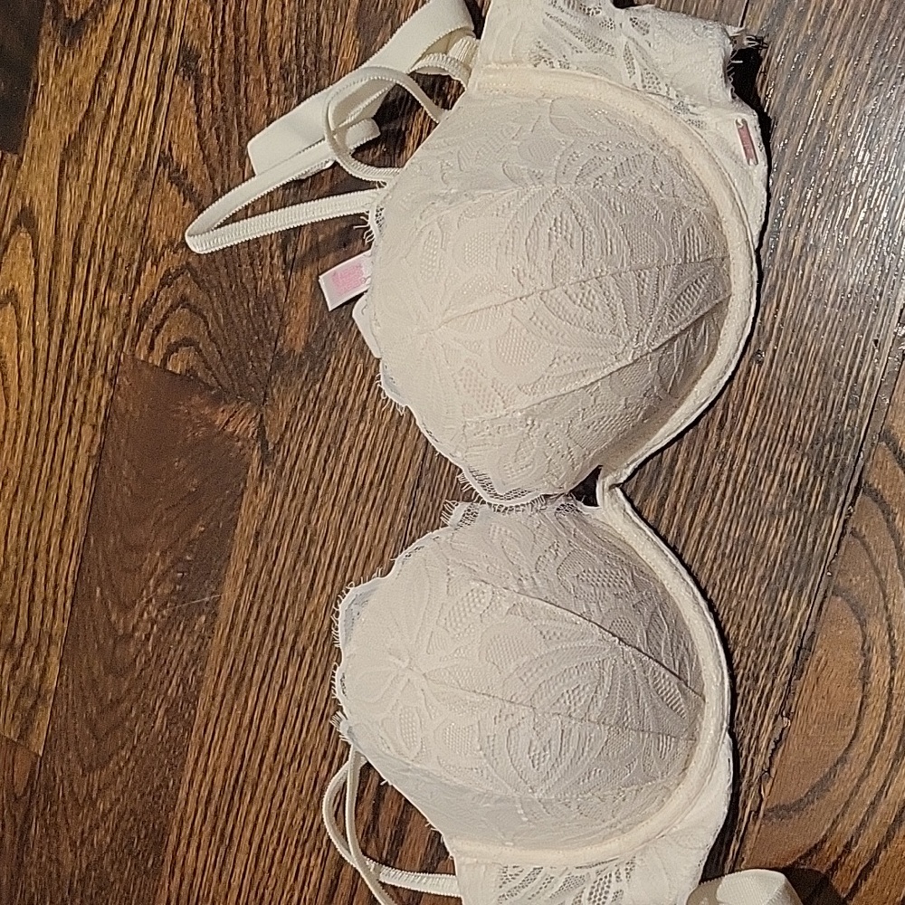 Brand new victorias secret bra